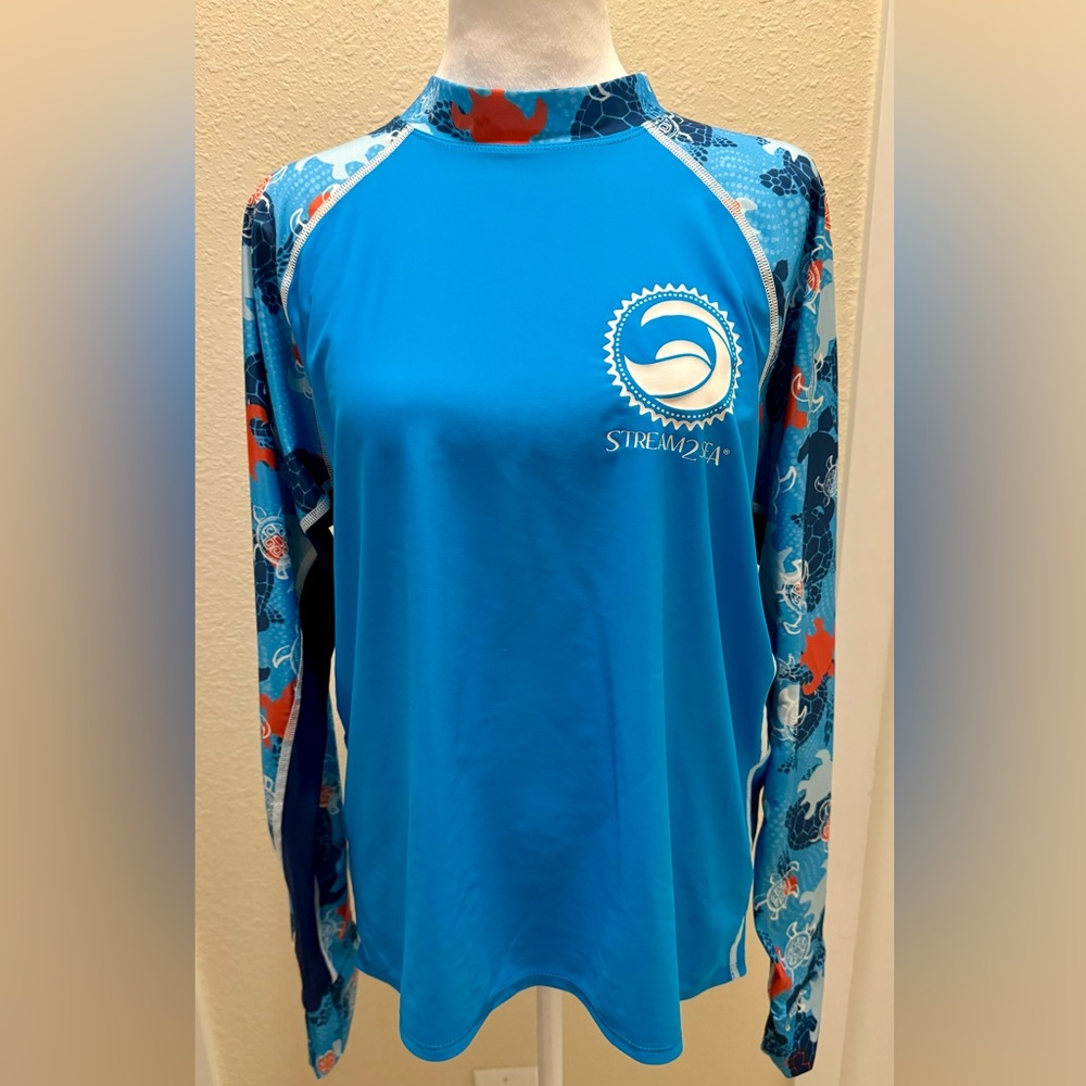 Stream2sea pullover UPF 50+ Swin shirt Women size L
